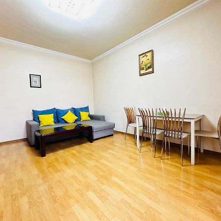 City Center Apartment On Sayat Nova Street Jereván Kültér fotó