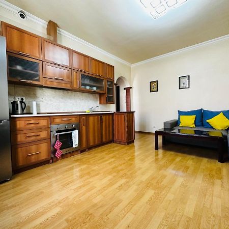 City Center Apartment On Sayat Nova Street Jereván Kültér fotó