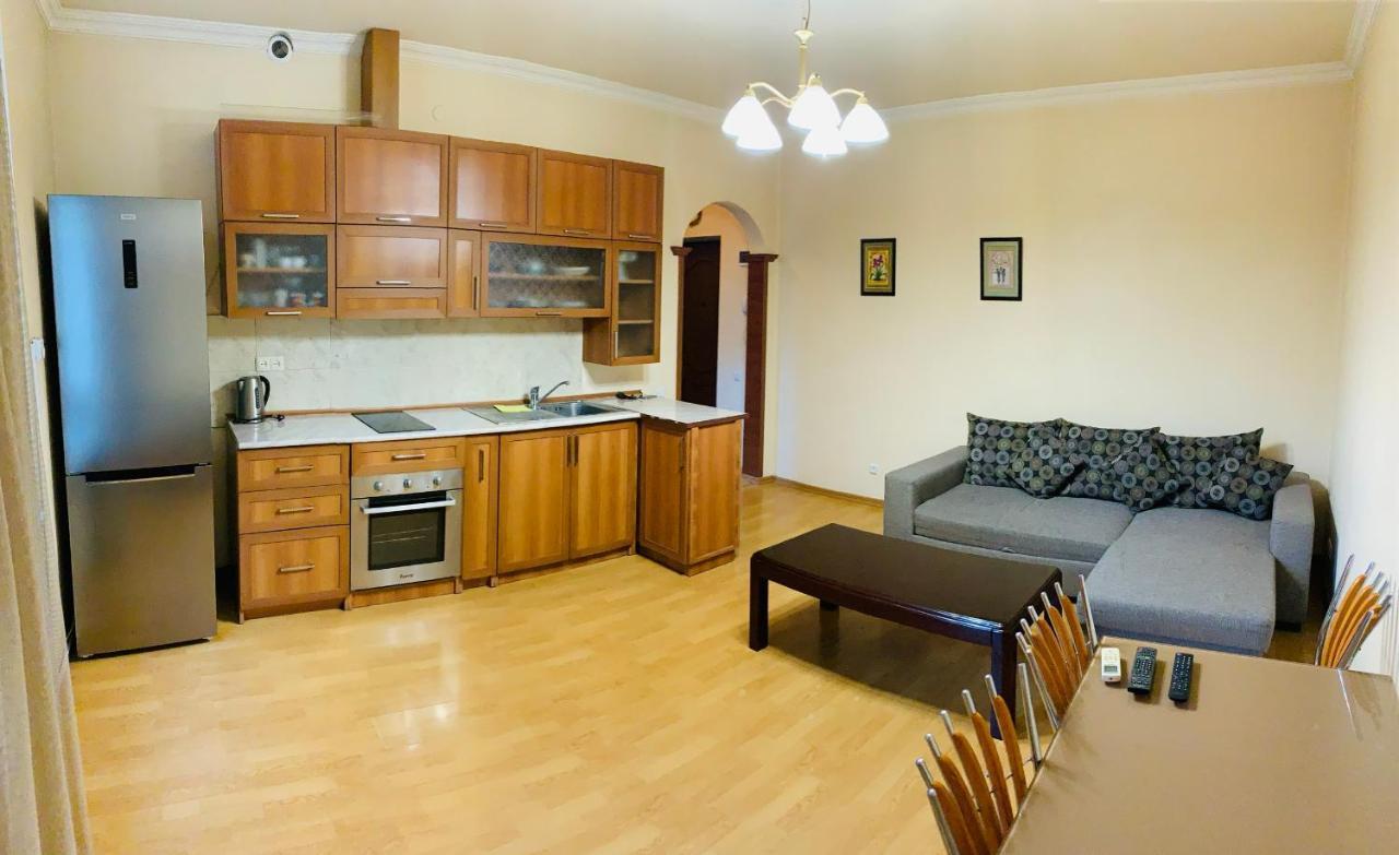 City Center Apartment On Sayat Nova Street Jereván Kültér fotó
