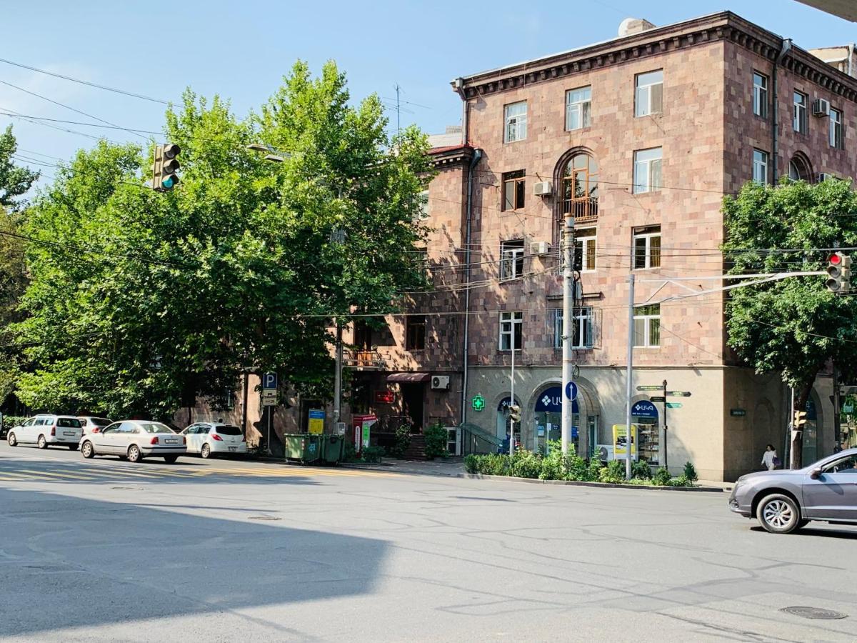 City Center Apartment On Sayat Nova Street Jereván Kültér fotó