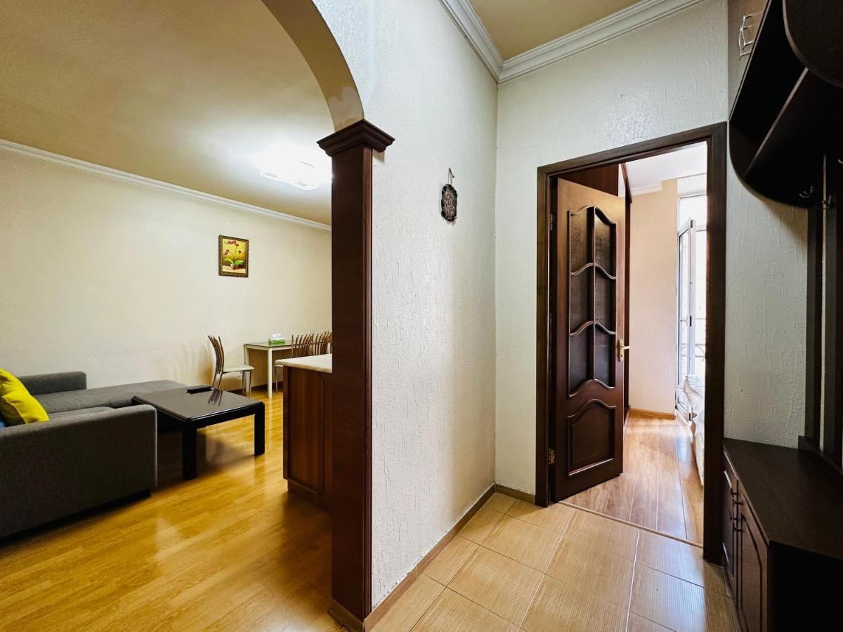 City Center Apartment On Sayat Nova Street Jereván Kültér fotó